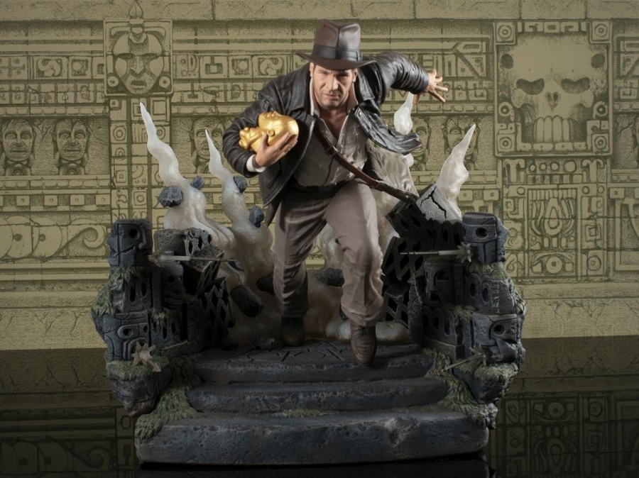 Indiana Jones Raiders of the Lost Ark Deluxe Figure Diorama - Click Image to Close