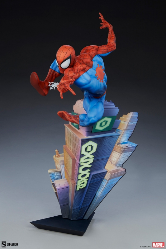 Spider-Man Marvel Comics Premium Format 21.75 Inch Statue - Click Image to Close