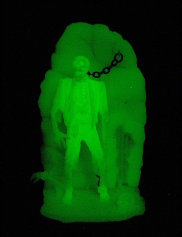 Forgotten Prisoner Aurora Glow Monster Style Model Kit - Click Image to Close