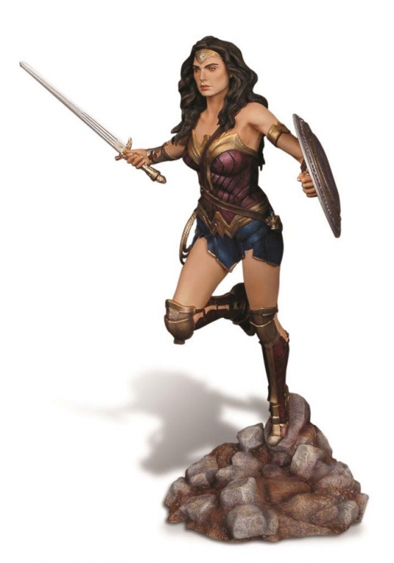 Batman Vs. Superman Wonder Woman 1/8 Scale Resin Model Kit - Click Image to Close