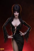 Elvira Mistress of the Dark 1/4 Scale Maquette Statue (Black Dress Version)