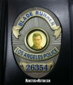 Blade Runner Deckard Wallet with Deluxe Badge Prop Replica