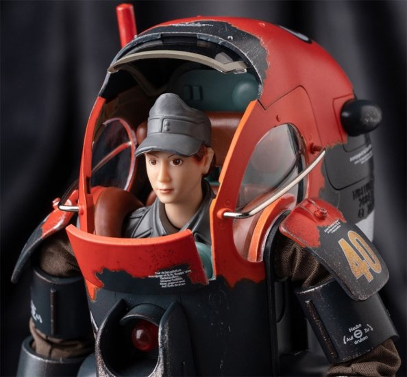 M.マグワイア&amp;フィギュア16体セット Amazon | McFarlane - アバター メガフィグ - A1 AMPスーツ