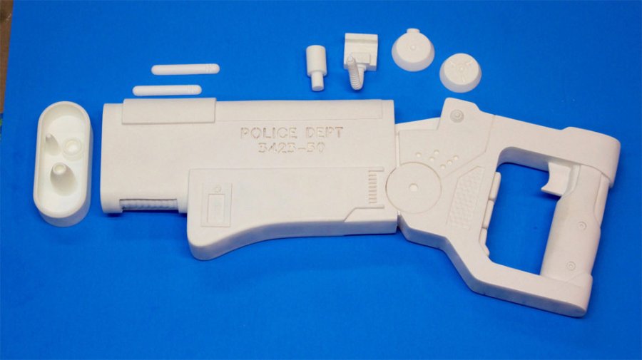Fifth Element Police Blaster Model Kit SPECIAL ORDER - Click Image to Close