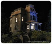 Psycho Bates Mansion House Model Kit Polar Lights