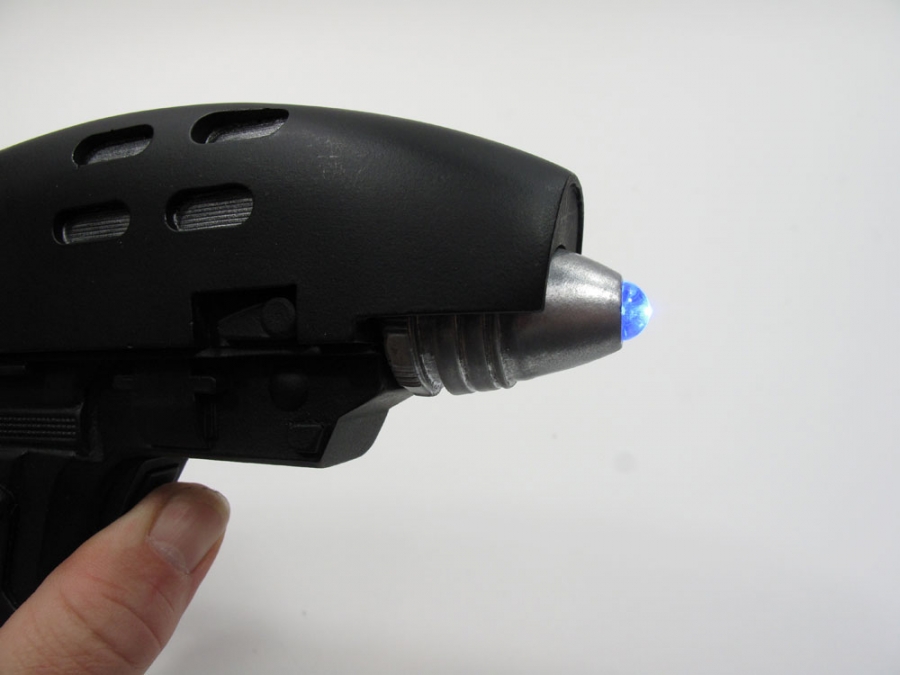 24th Century Battle Phaser Prop Replica with Light - Click Image to Close