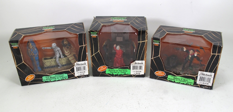 Spooky Town Mummy, Vampire and Phantom Set of 3 Rertired #73614, #73613, #63551 - Click Image to Close