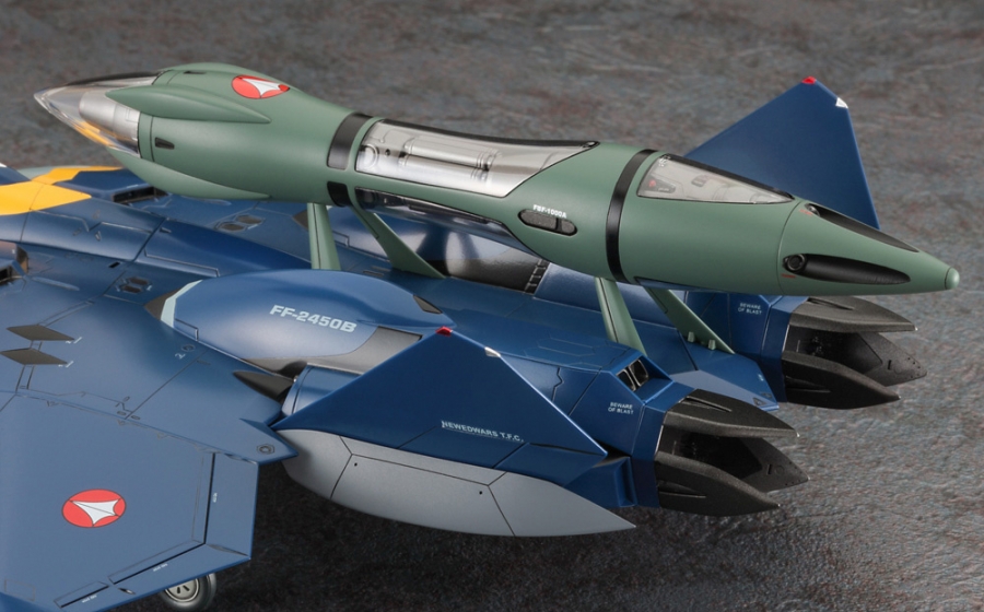 Macross Plus YF-21 w/Fast Pack & Fold Booster 1/72 Scale Model Kit by Hasegawa - Click Image to Close