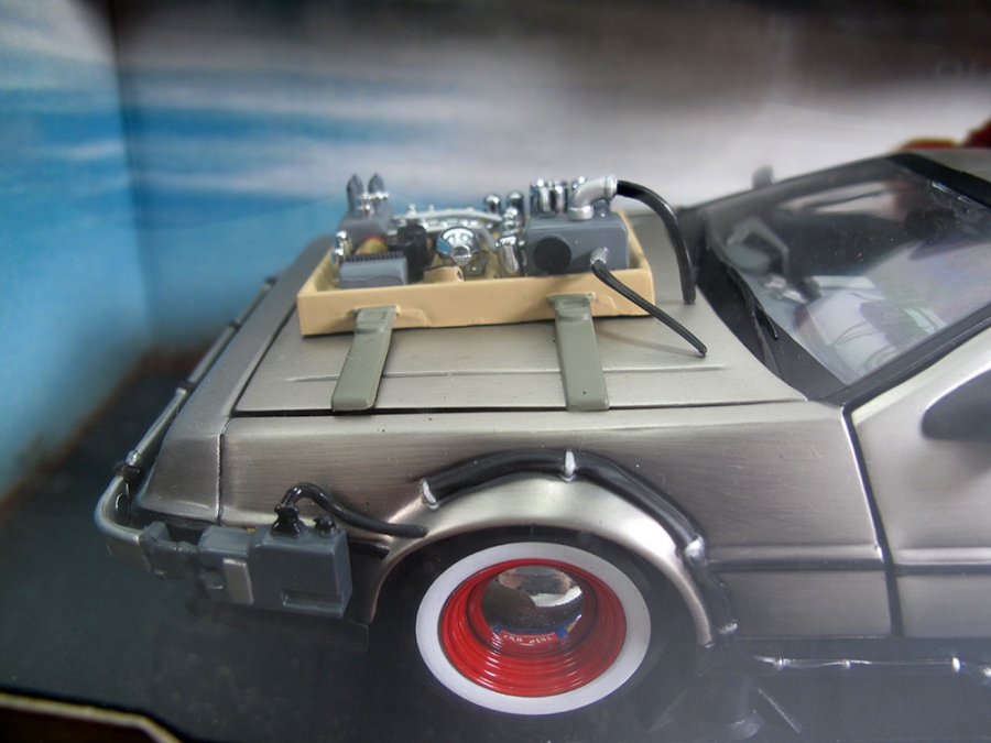 Back to the Future III Time Machine 1/18 Scale Replica by Sunstar - Click Image to Close