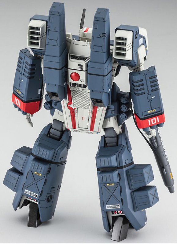 Macross Robotech VF-1J Armored Valkyrie 1/72 Scale Model Kit by Hasegawa - Click Image to Close