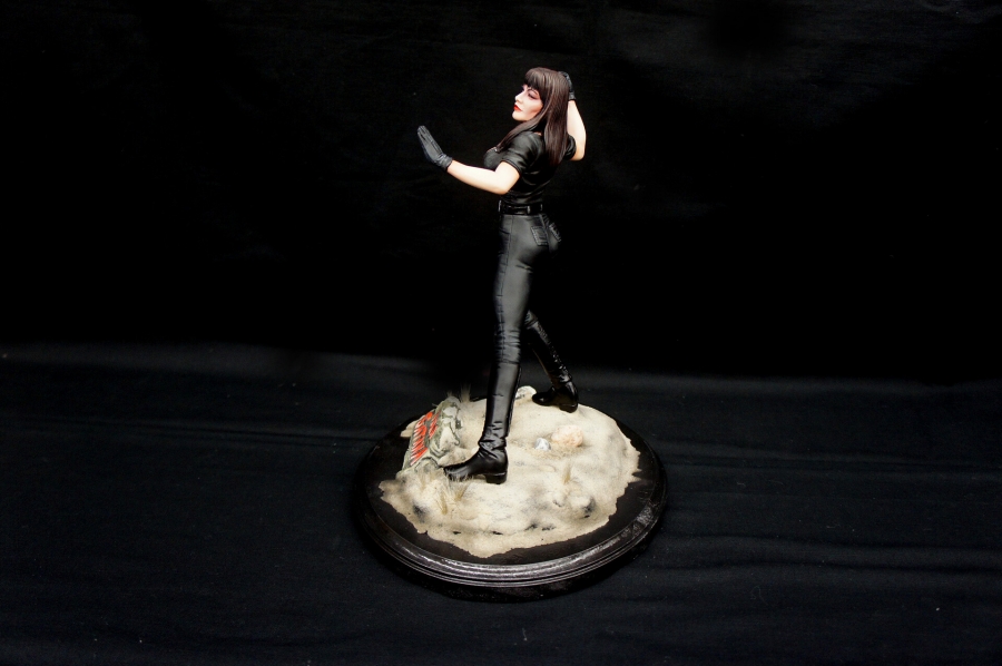 Tura Satana 1/8 Scale Resin Model Kit Faster Pussycat Run Run Run - Click Image to Close
