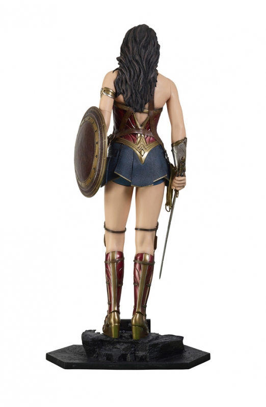 Justice League Wonder Woman Life-Size Display - Click Image to Close