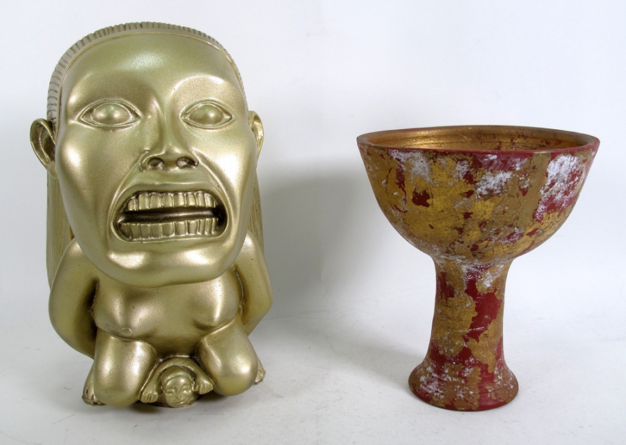 Indiana Jones Idol and Cup of Christ Prop Replicas - Click Image to Close