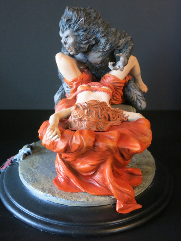 Dracula and Lucy Diorama Resin Model Kit - Click Image to Close