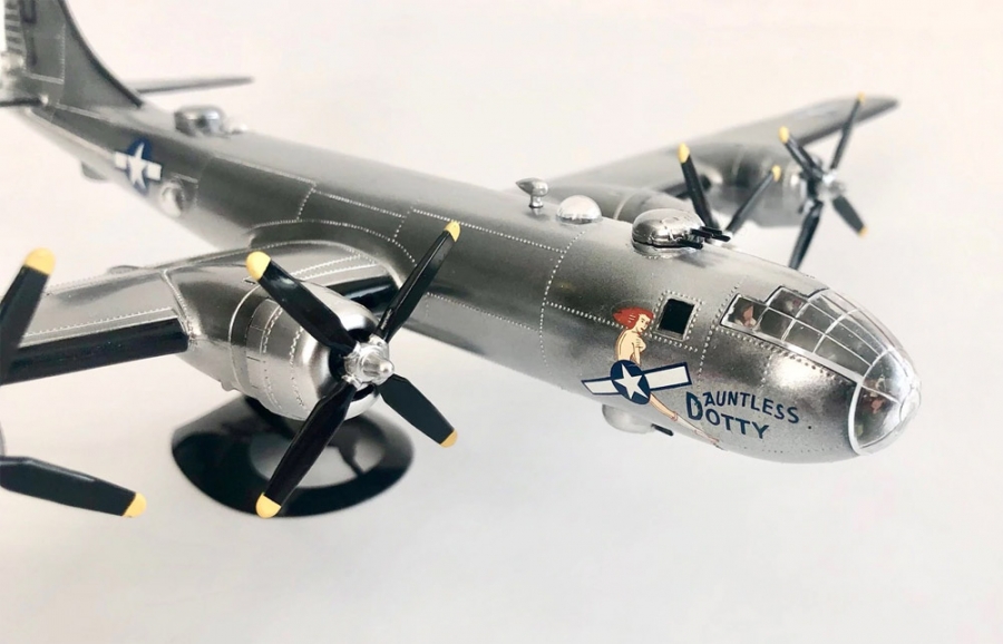 Boeing B-29 Superfortress 1/120 Scale Model Kit with Swivel Stand by Atlantis - Click Image to Close