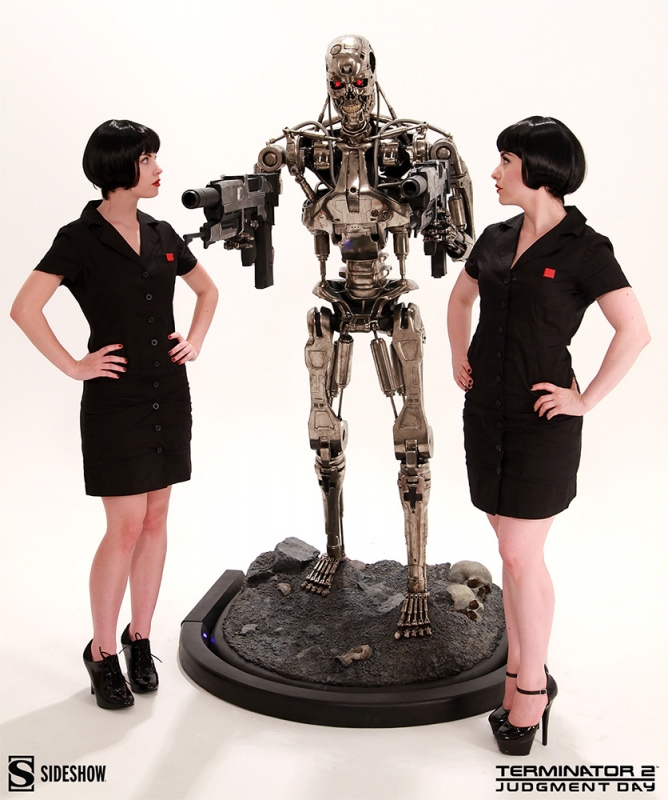 Terminator 2 T-800 Endoskeleton Life Size Figure Display Prop Replica Version 2.0 - Click Image to Close