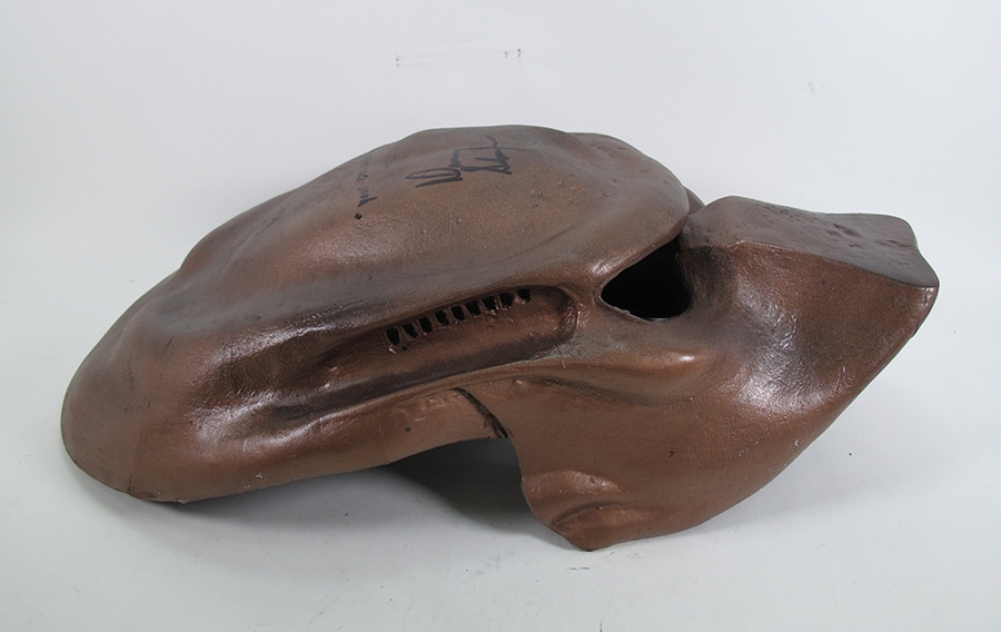 Predator 2 Helmet Mask Replica Autographed by Danny Glover - Click Image to Close