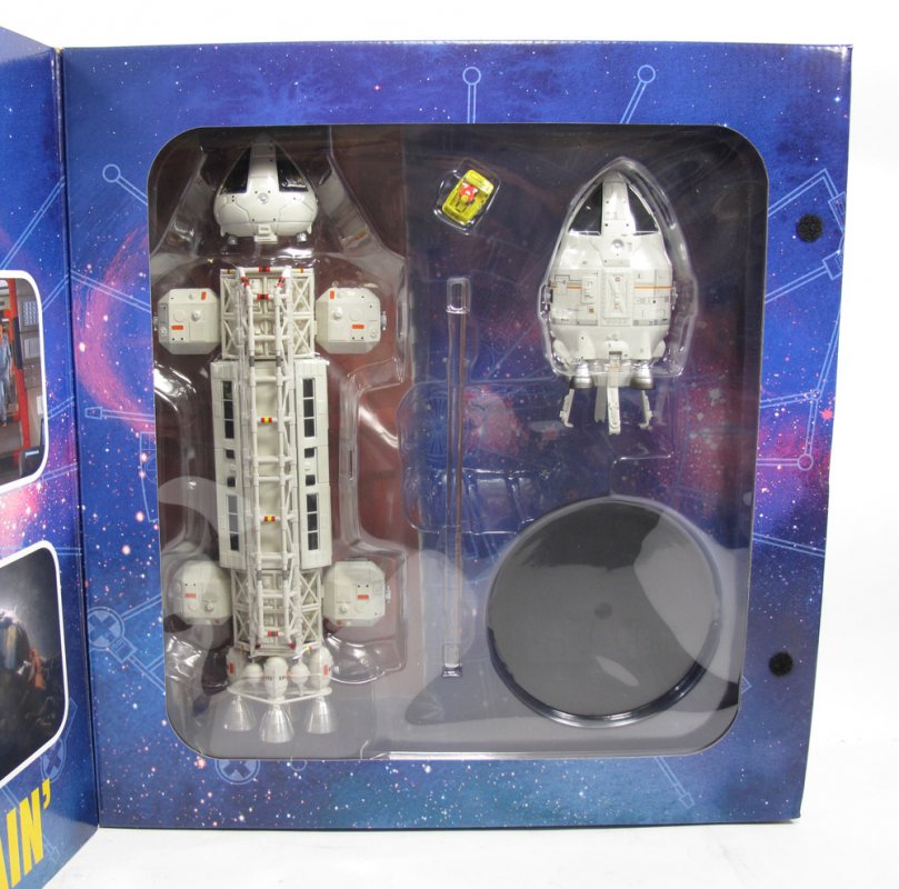 Space 1999 Dragon's Domain 12" Diecast Eagle Transporter with Detachable Beak and UPCM Ultra Probe Deluxe Set - Click Image to Close