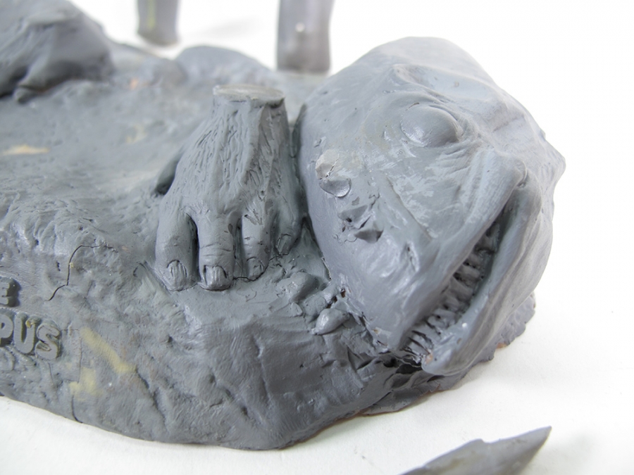 Monster On The Campus 1958 Original Master Sculpt for 1/6 Scale Model Kit - Click Image to Close