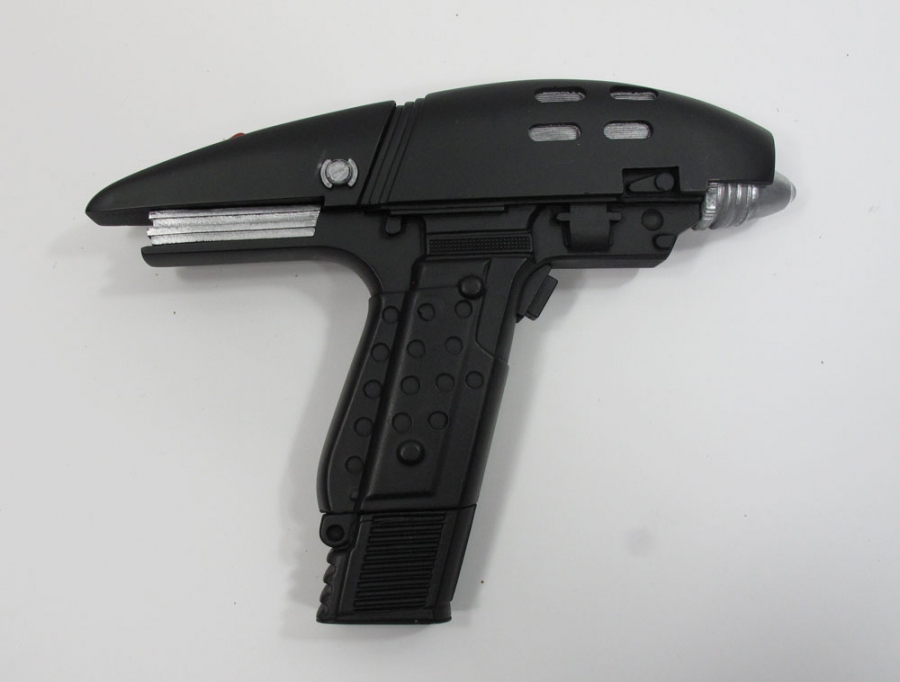 24th Century Battle Phaser Prop Replica with Light - Click Image to Close