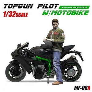 Top Gun Pilot with Motorcycle 1/32 Scale Model Kit