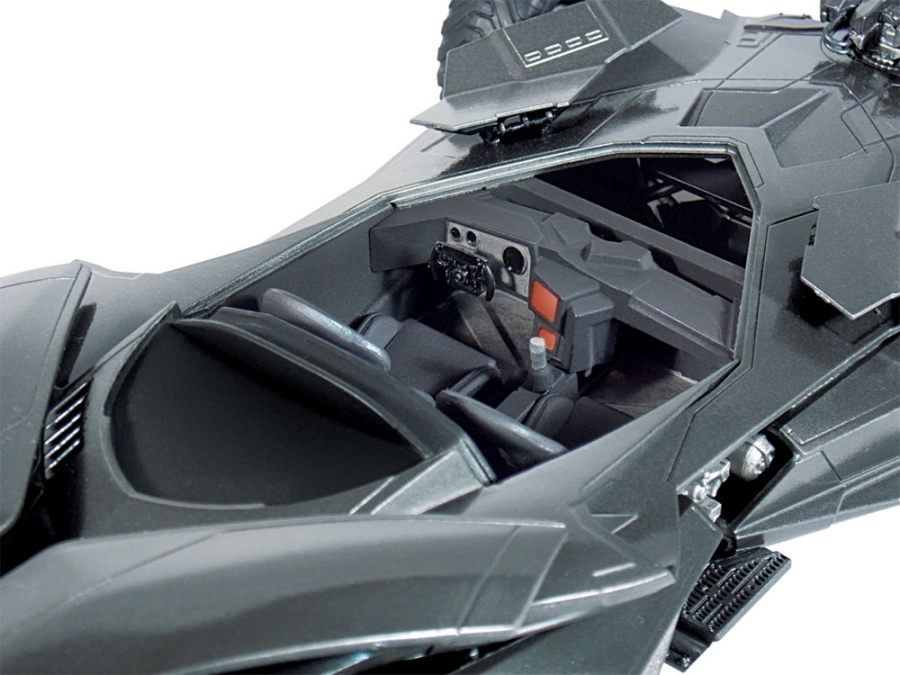 Batman Vs. Superman Dawn Of Justice Batmobile Model Kit - Click Image to Close