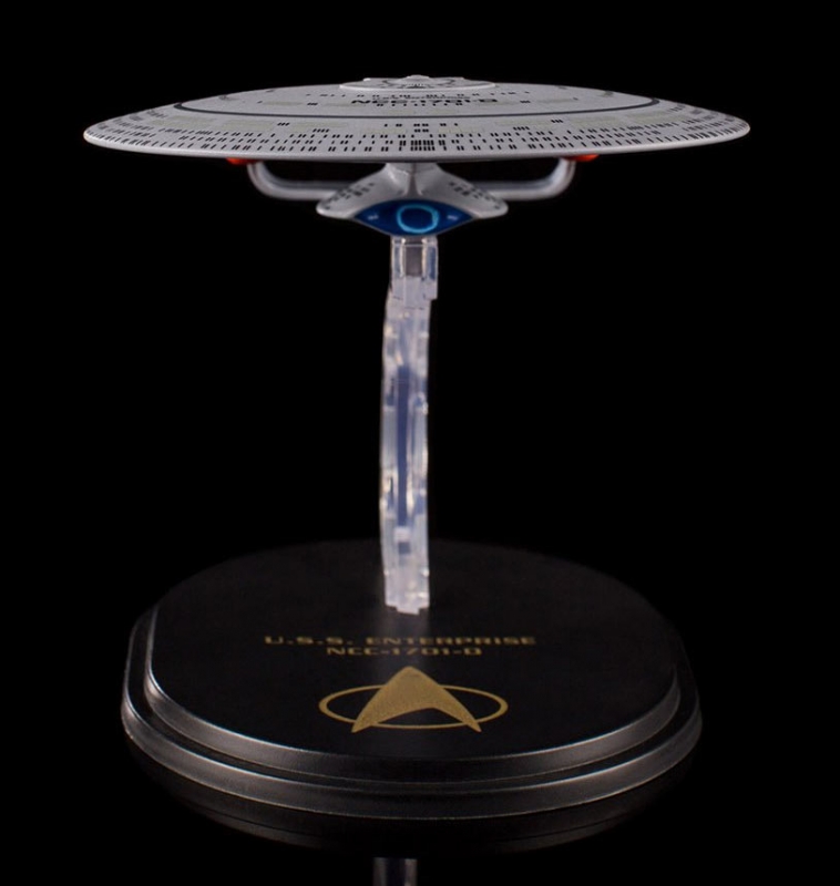 Star Trek TNG Enterprise NCC-1701-D Master Replica - Click Image to Close