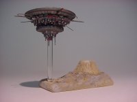 Close Encounters of the Third Kind Mothership and Devil's Tower Model Kit