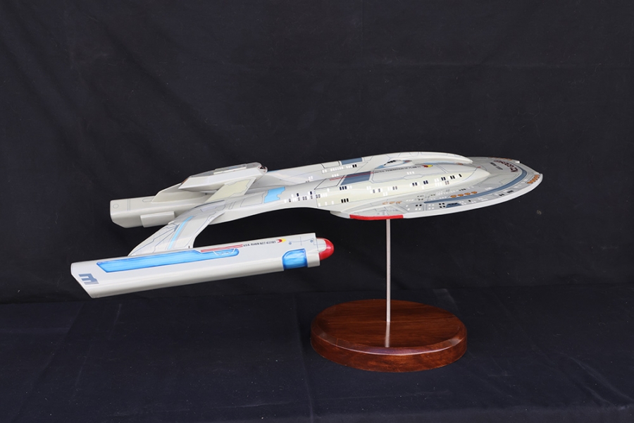 Star Trek Akira Class U.S.S. Rabin Giant Studio Scale Replica 39" Long - Click Image to Close