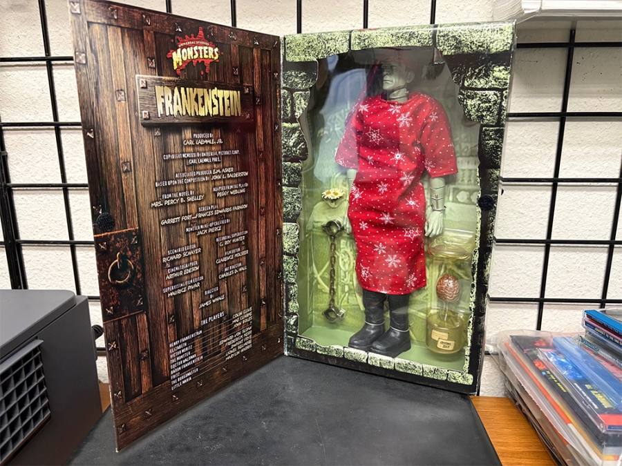 Frankenstein 1/6 Scale Figure Sideshow X-Mas Pajamas Edition 1 of 400 VERY RARE (MINT) - Click Image to Close