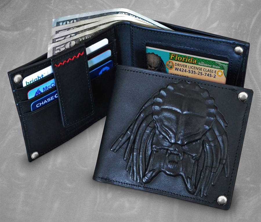 Predator Embossed Leather Wallet - Click Image to Close