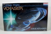 Star Trek Voyager U.S.S. Voyager Model Kit by Monogram Mint Sealed