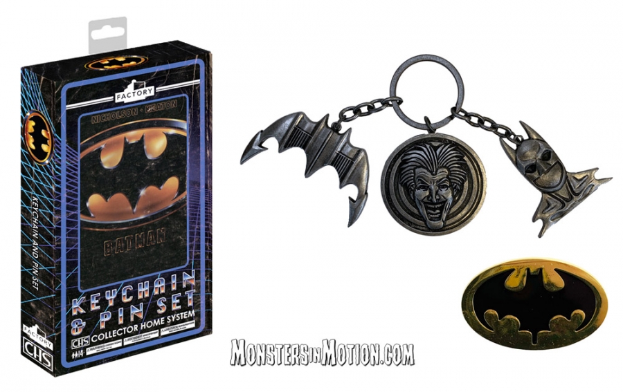 Batman 1989 VHS Box Tribute CHS Keychain And Pin Set - Click Image to Close