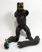 King Kong Dark Horse Vinyl Model Kit (NEEDS REPAIR)