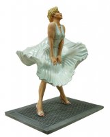 Marilyn Monroe The Girl 1/8 Scale Model Kit