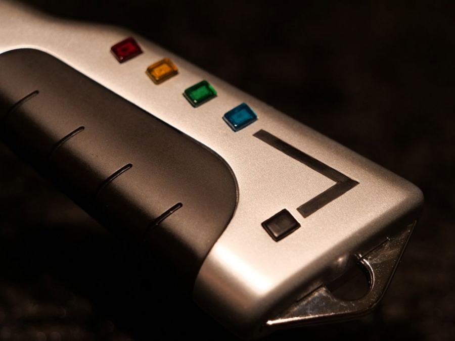 Space 1999 Deluxe Electronic Stun Gun and Commlock Set Prop Replicas with Lights and Sound by Sixteen 12 - Click Image to Close