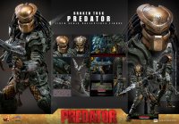 Predator Broken Tusk 1/6 Scale Figure by Hot Toys