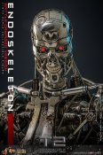 Terminator 2: Judgement Day T-800 Endoskeleton 1/6 Scale Figure by Hot Toys