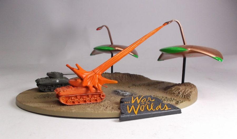 War Of The Worlds 1953 War Machines Attack 1/144 Scale Pre-Built Diorama - Click Image to Close