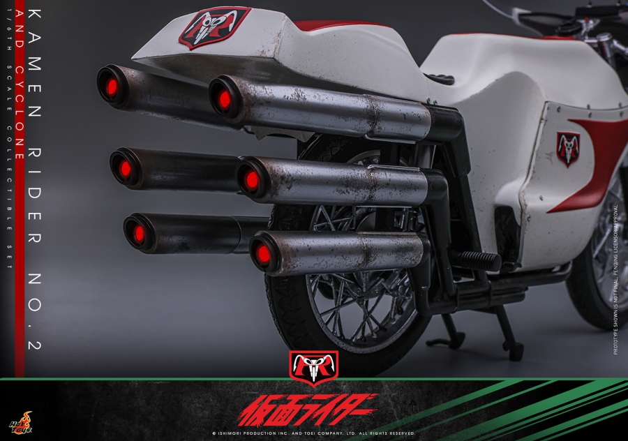 Kamen Rider No. 2 with Cyclone Motorcycle 1/6 Scale Figure Set by Hot Toys - Click Image to Close