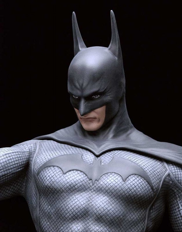 Batman 1/6 Scale 21" Tall Resin Statue by Luis Royo - Click Image to Close