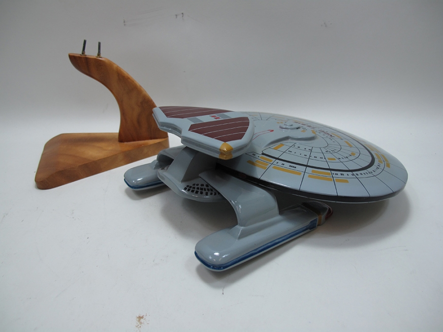 Star Trek Nebula Class Starship 12 Inch Long Wood Replica - Click Image to Close