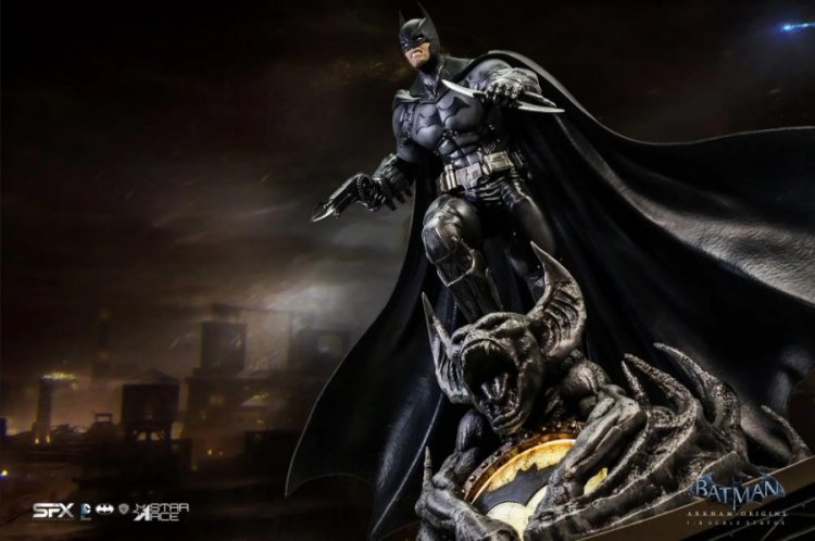 Batman: Arkham Origins Batman 1/8 Scale Limited Edition Statue