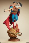 Superman and Lois Lane DC Comics 22 inch Diorama