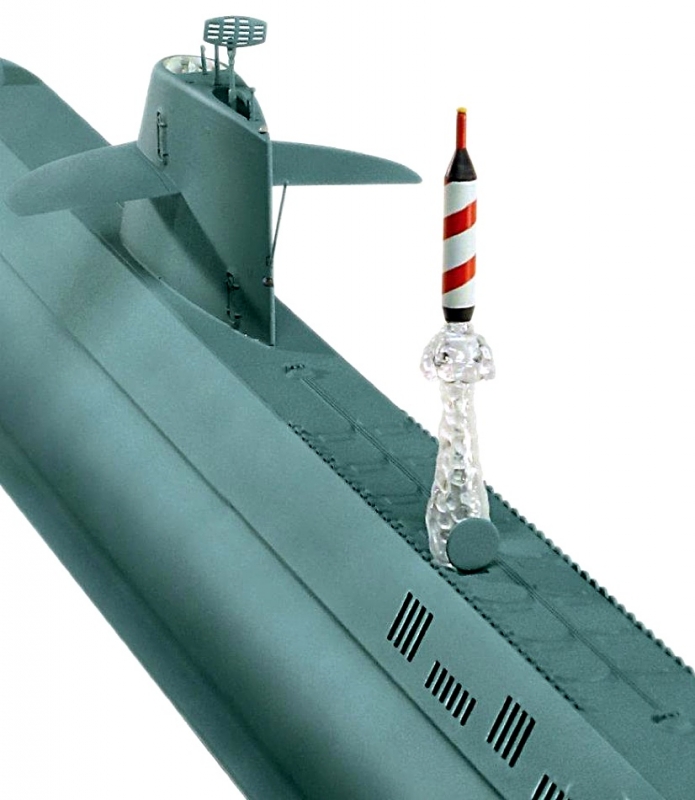 Voyage to the Bottom of the Sea MOVIE VERSION Seaview 1/128 Scale Model Kit by Moebius - Click Image to Close