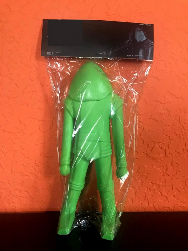Saucer Man 12" GLOW-IN-THE-DARK 1/6 Scale 50s Vinyl Figure - Click Image to Close
