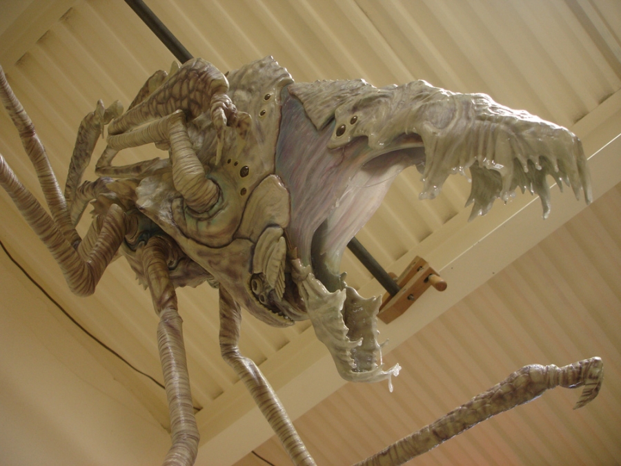 Cloverfield Life Size Parasite 1:1 Scale Model Kit - Click Image to Close