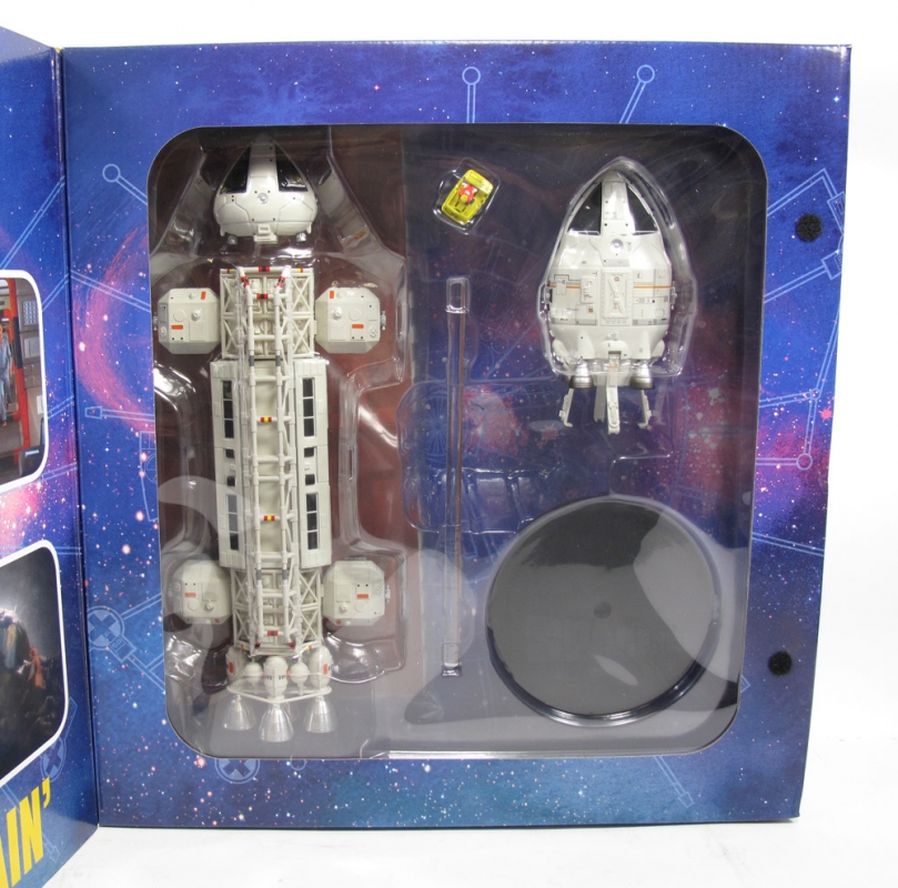 Space 1999 Dragon's Domain 12" Diecast Eagle Transporter with Detachable Beak and UPCM Ultra Probe Deluxe Set by Sixteen 12 - Click Image to Close