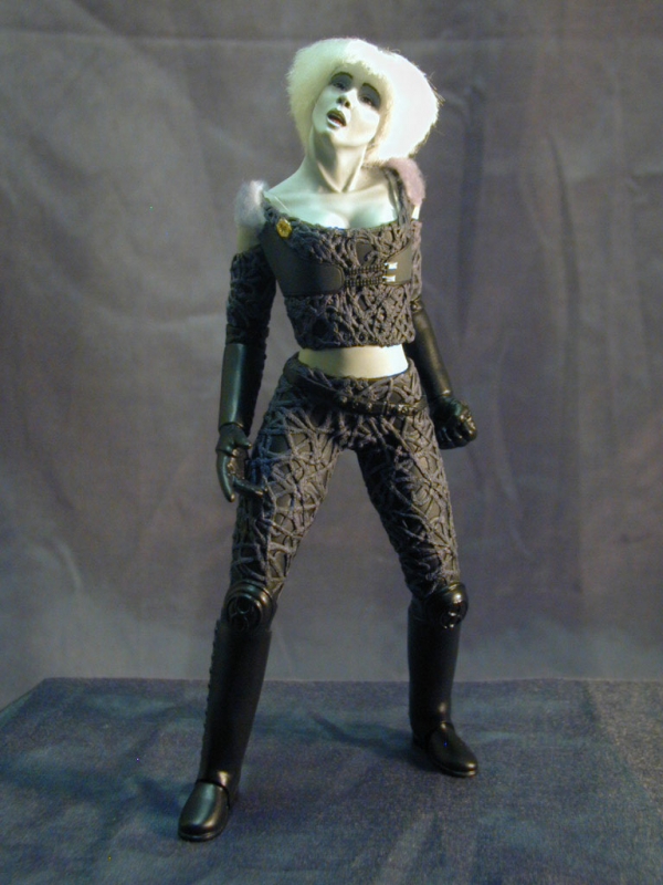 Pip Sci-Fi Female Resin Model Kit - Click Image to Close