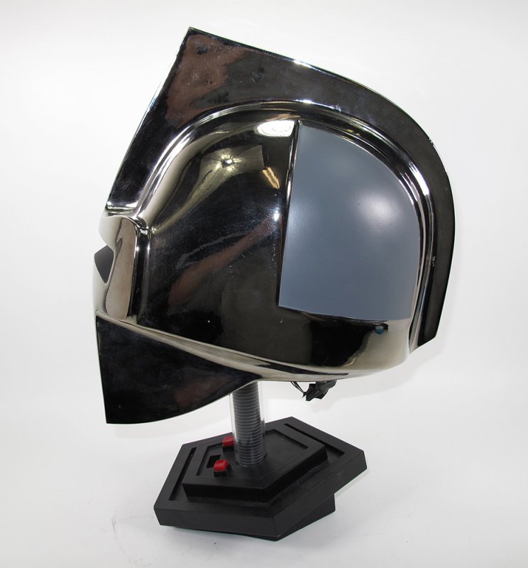 Battlestar Galactica Classic Cylon Helmet Prop Replica with Lights and Sound - Click Image to Close